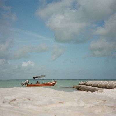 BEACH NOIR W/ NICK LEÓN (R)