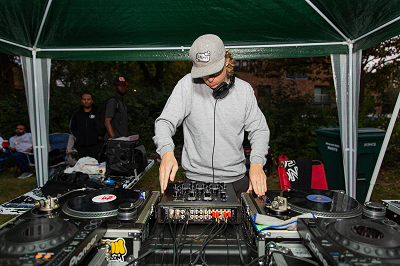 Get Grimy W / Zernell & Tim Zawada