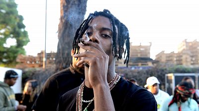 does carti smoke cigarettes Playboi Carti