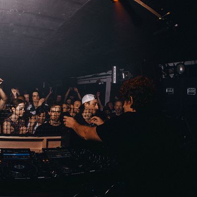 c41253de-014a-4f60-bd64-