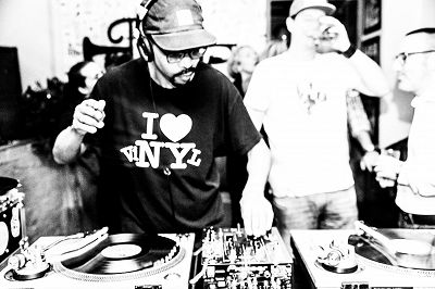 THE KRONICLES W/ DJ AMIR
